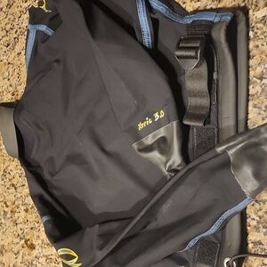 xeric 3.0 womens small wetsuit top for kayaking